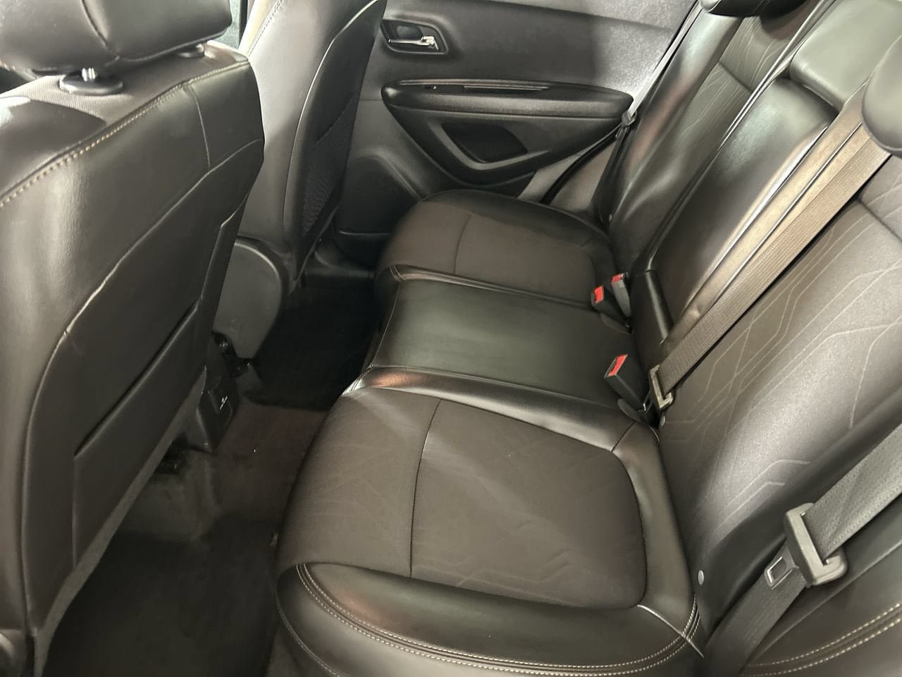 Used 2021 Chevrolet Trax LT w/ LT Convenience Package FWD image 24