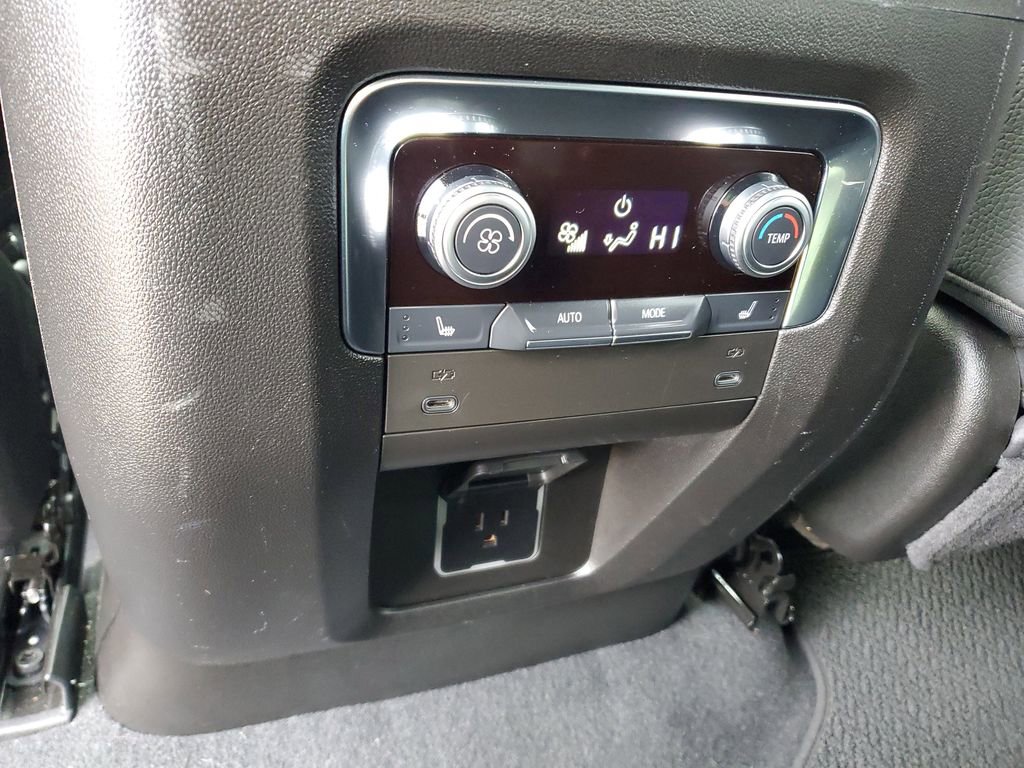 Used 2025 GMC Yukon Denali image 13