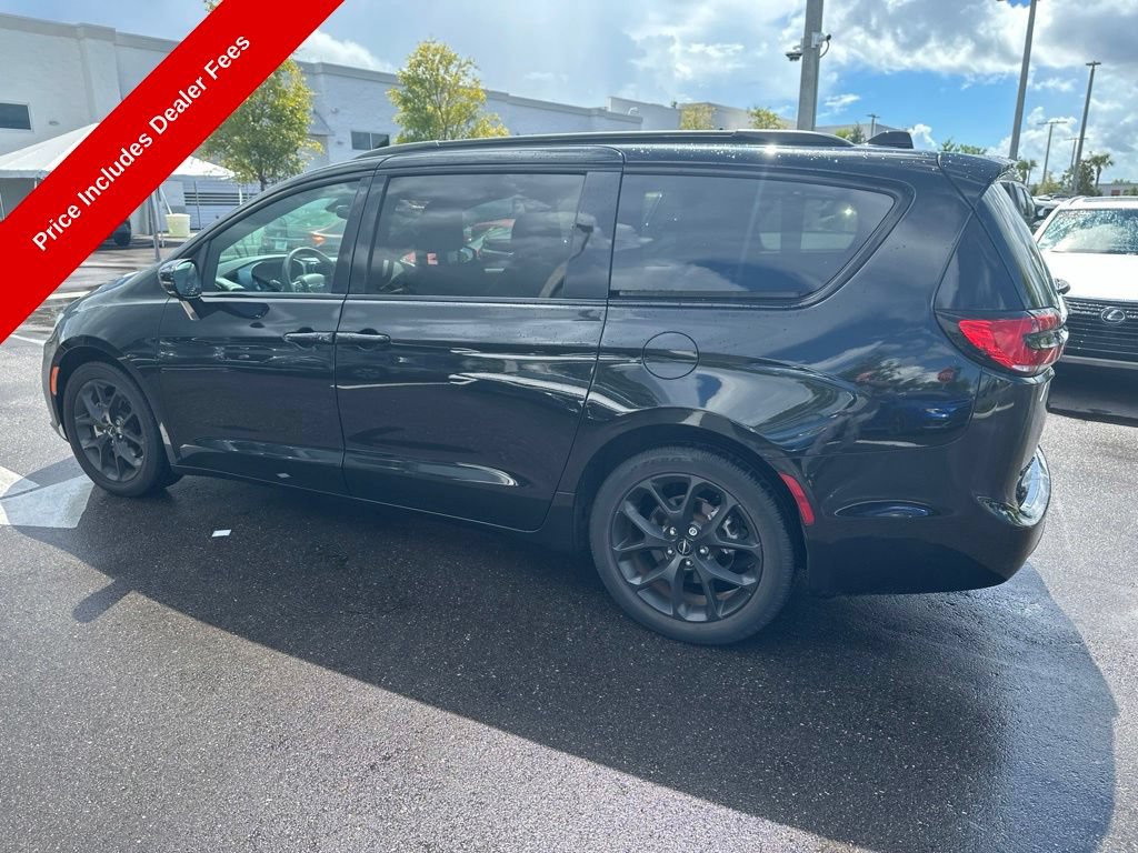 Used 2022 Chrysler Pacifica Touring-L w/ S Appearance Package FWD image 6