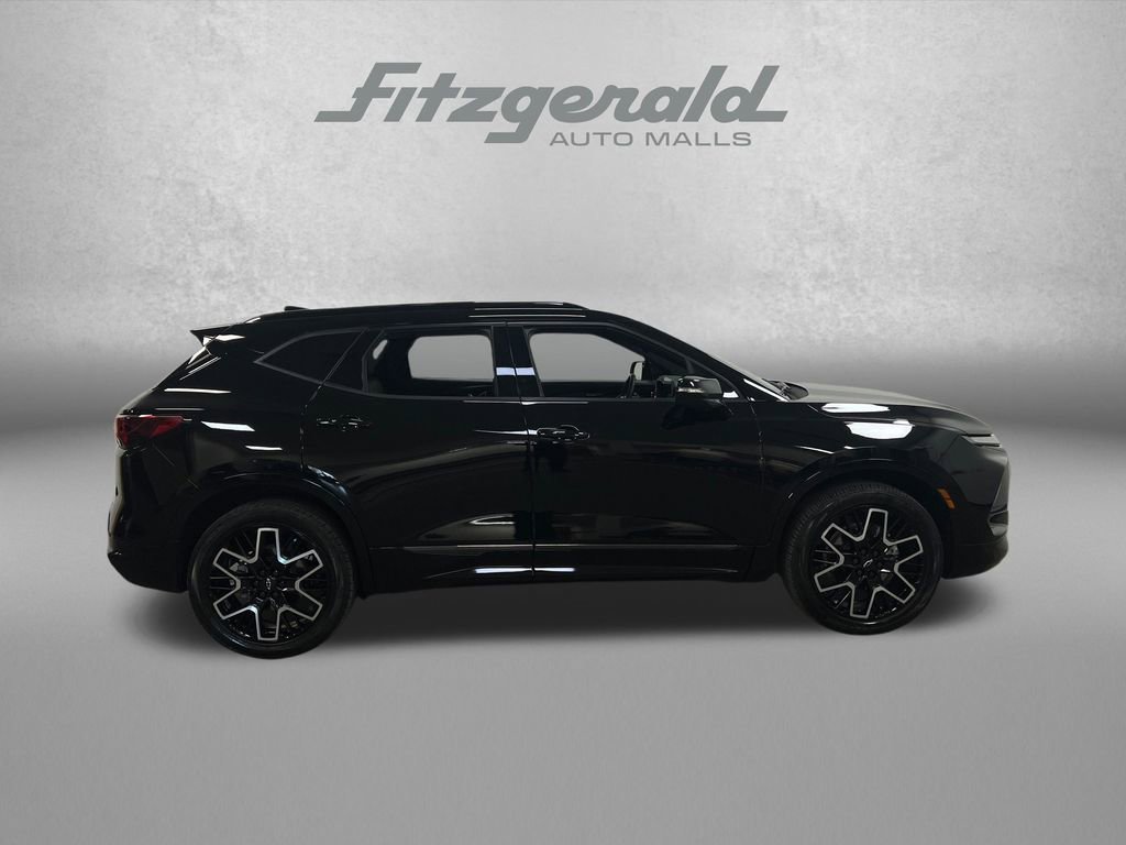 Used 2025 Chevrolet Blazer RS w/ Driver Confidence II Package image 8