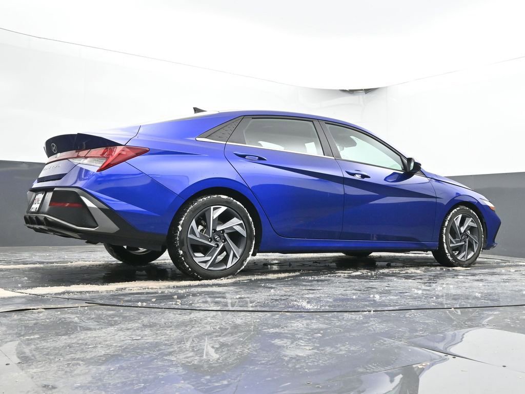 Used 2025 Hyundai Elantra SEL image 70