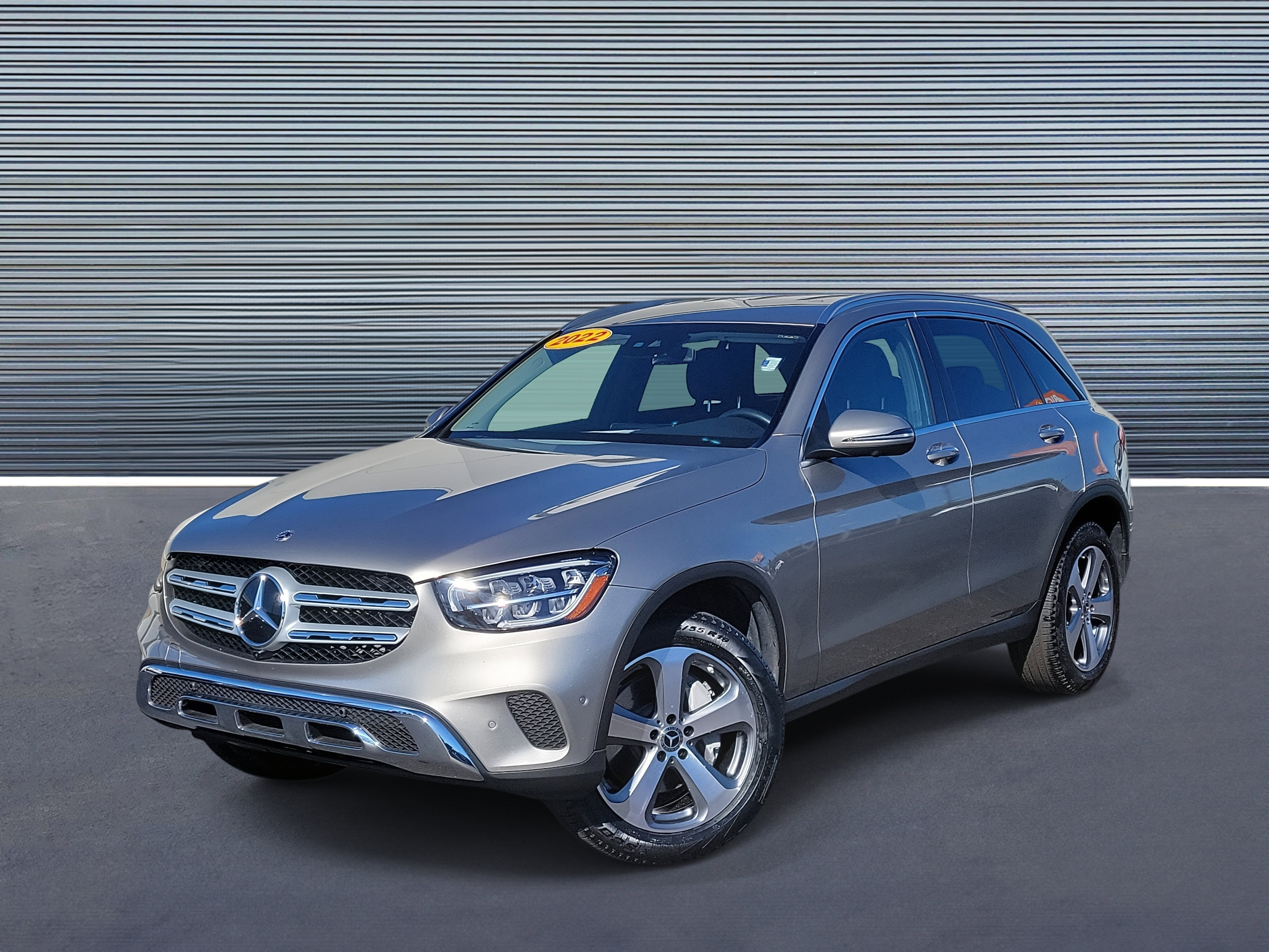 Used 2022 Mercedes-Benz GLC 300 4MATIC image 1