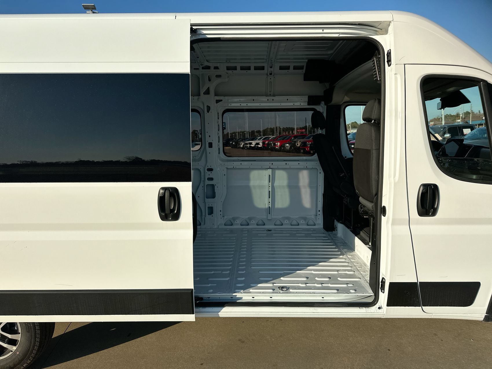 New 2026 RAM ProMaster 2500 w/ Quick Order Package 22H SLT+ FWD image 25