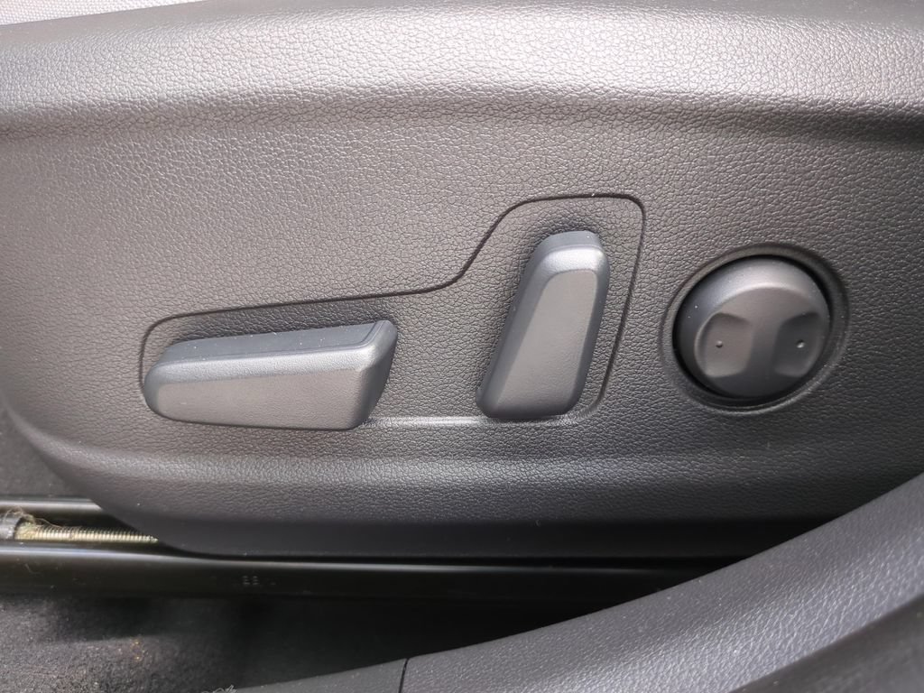 Used 2023 Hyundai Kona SEL w/ Cargo Package FWD image 17