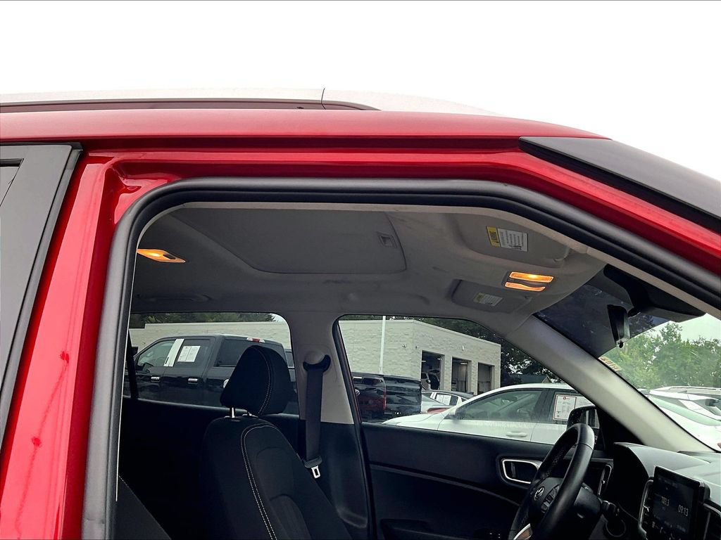 Used 2023 Hyundai Venue SEL FWD image 20