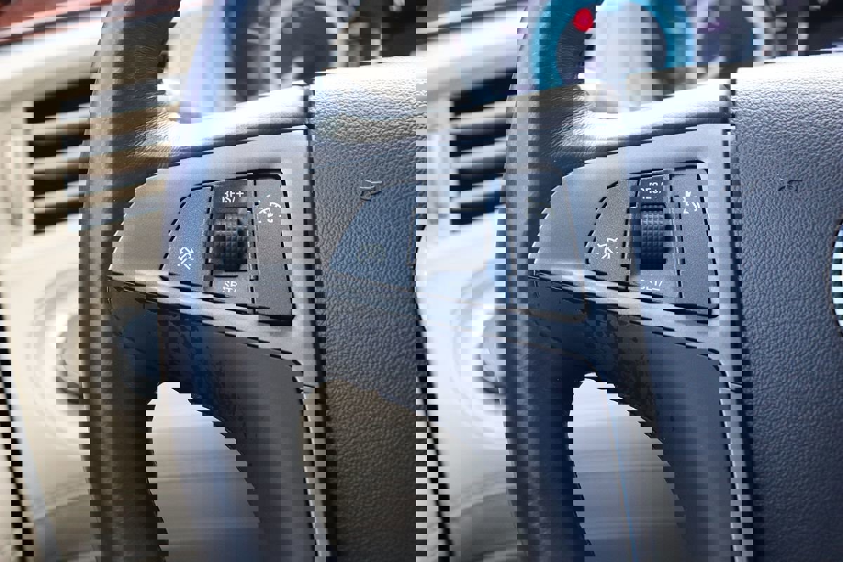 Used 2012 Buick LaCrosse Touring image 18