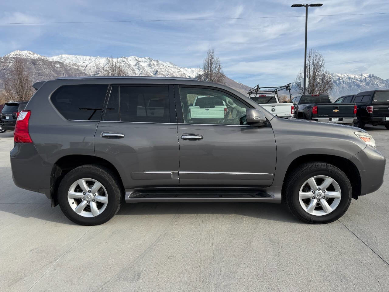 Used 2013 Lexus GX 460 image 2