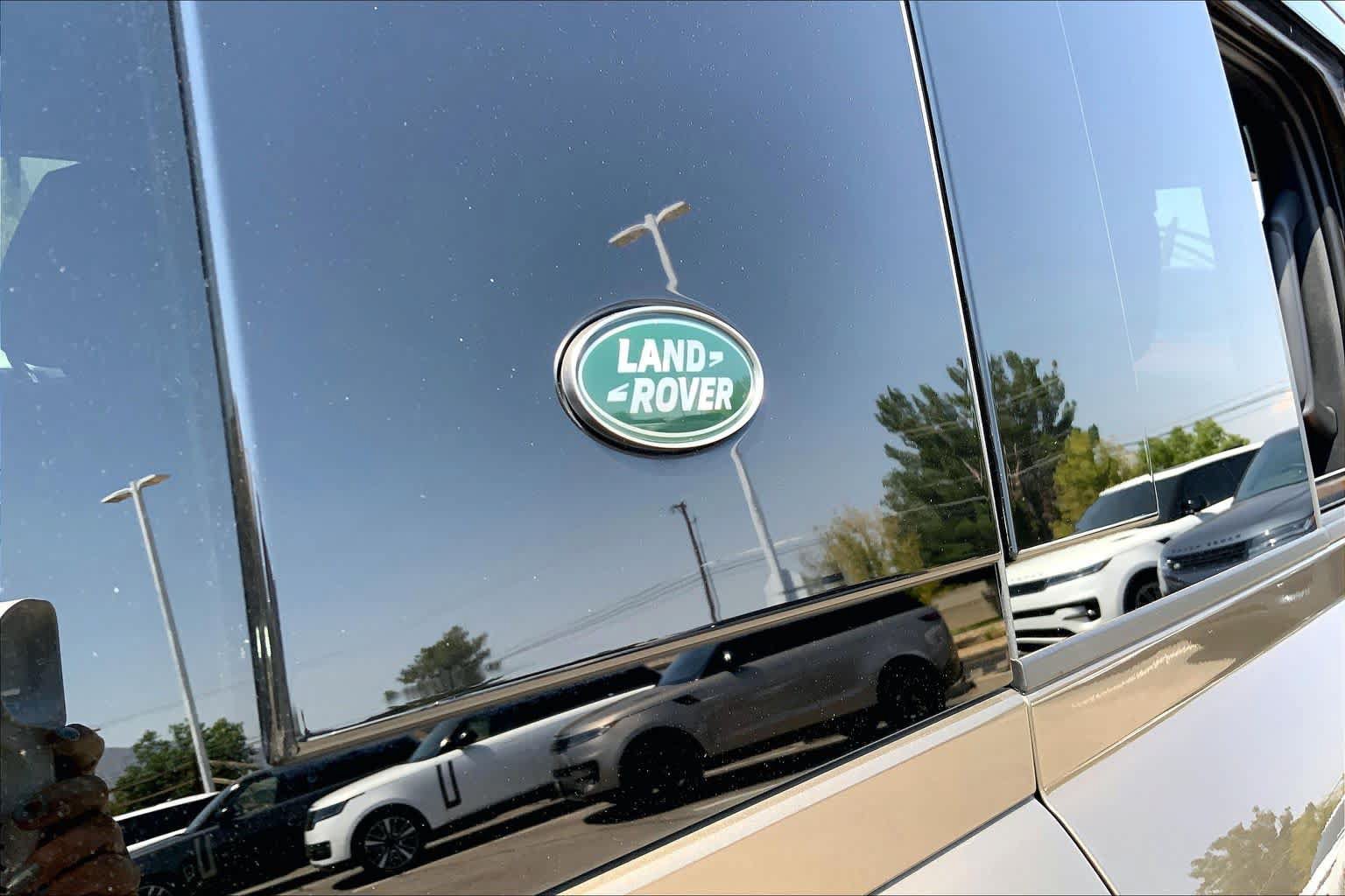Used 2023 Land Rover Defender 130 X AWD/4WD image 9