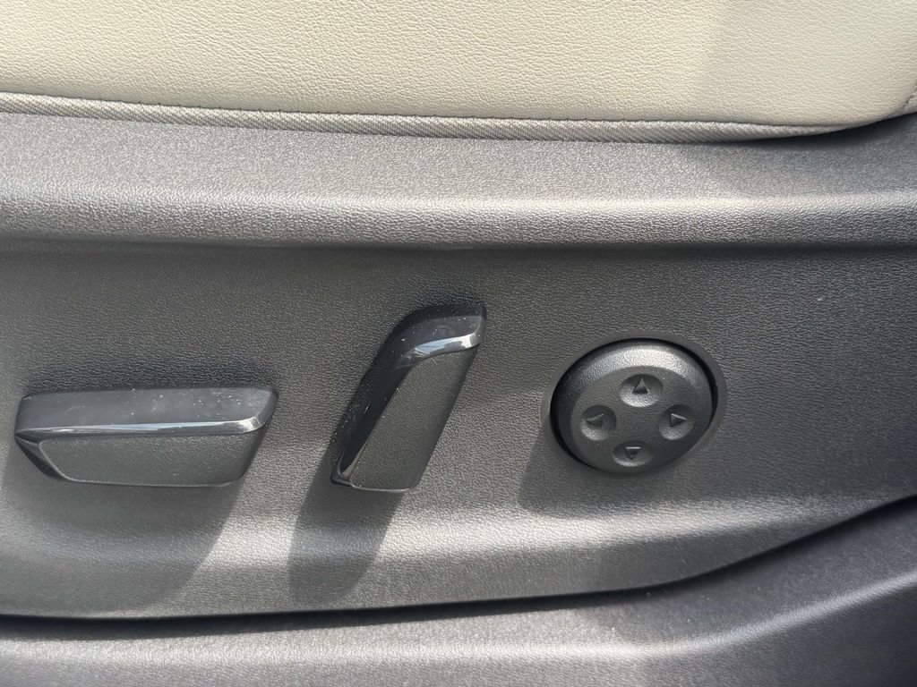 Used 2023 Nissan Ariya AWD image 28