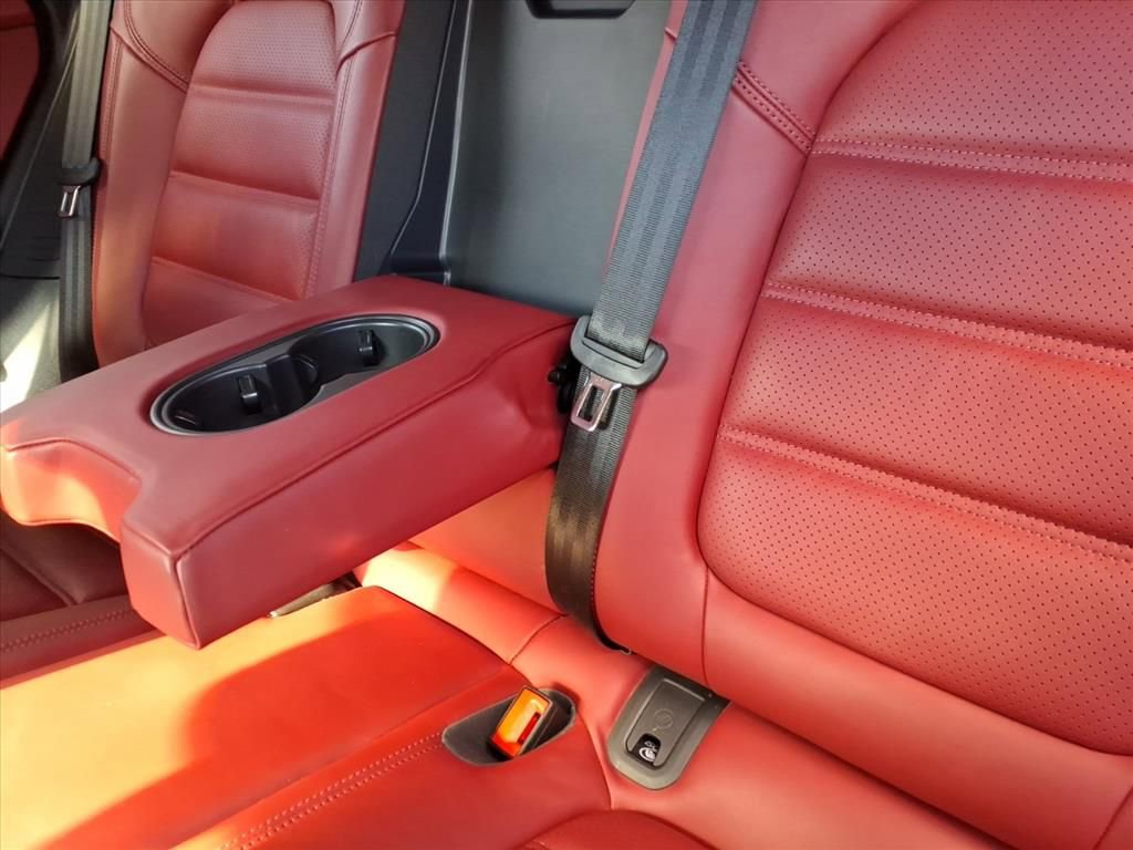 Used 2023 Porsche Macan Turbo image 35