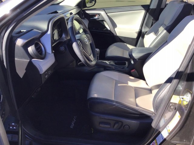 Used 2016 Toyota RAV4 Limited image 16
