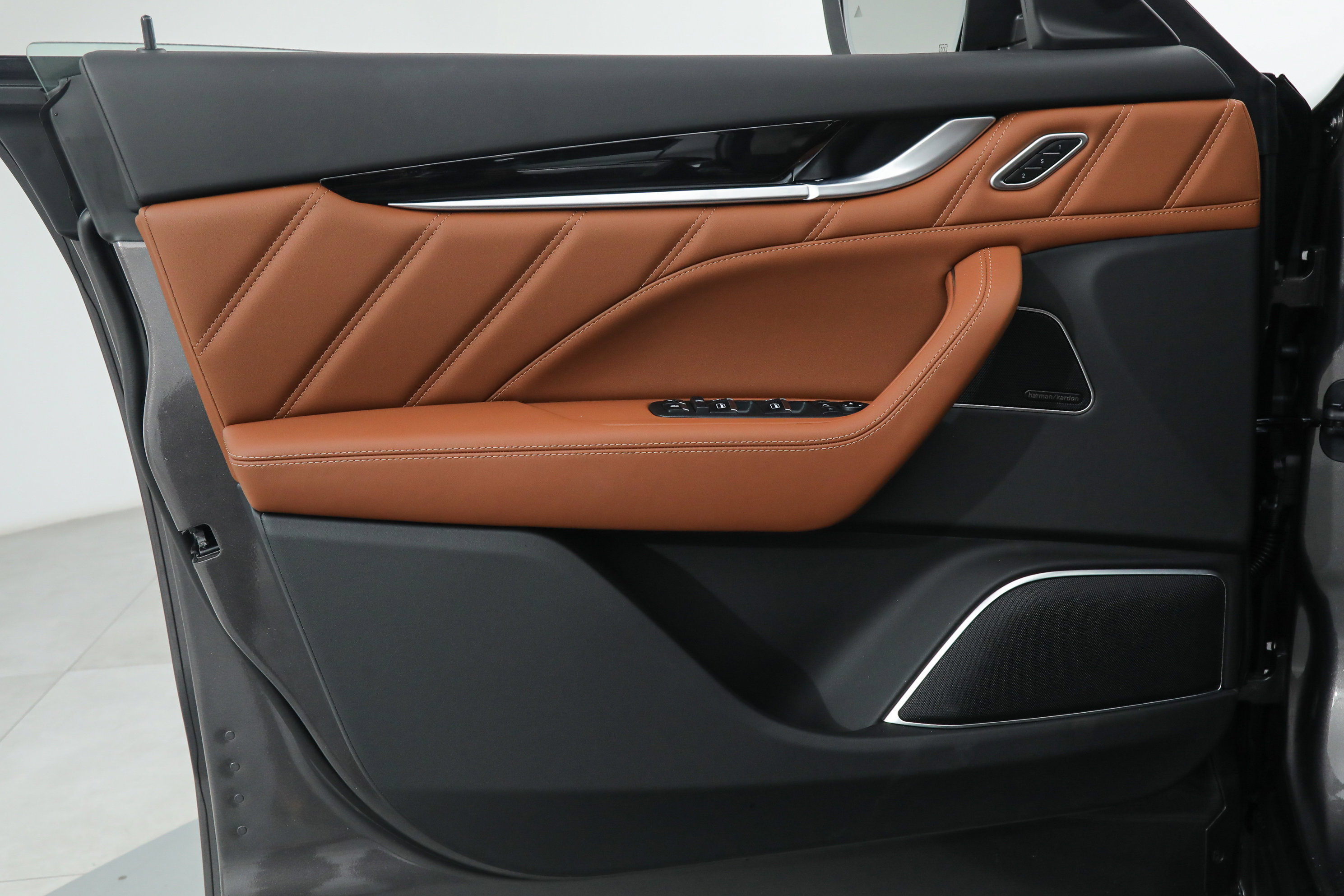 Certified 2022 Maserati Levante Modena image 14