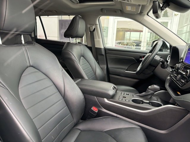 Certified 2024 Toyota Highlander XLE image 51
