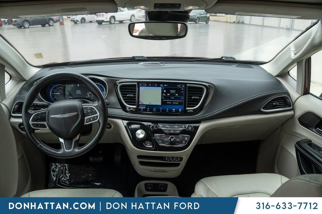 Used 2021 Chrysler Pacifica Touring-L FWD image 4