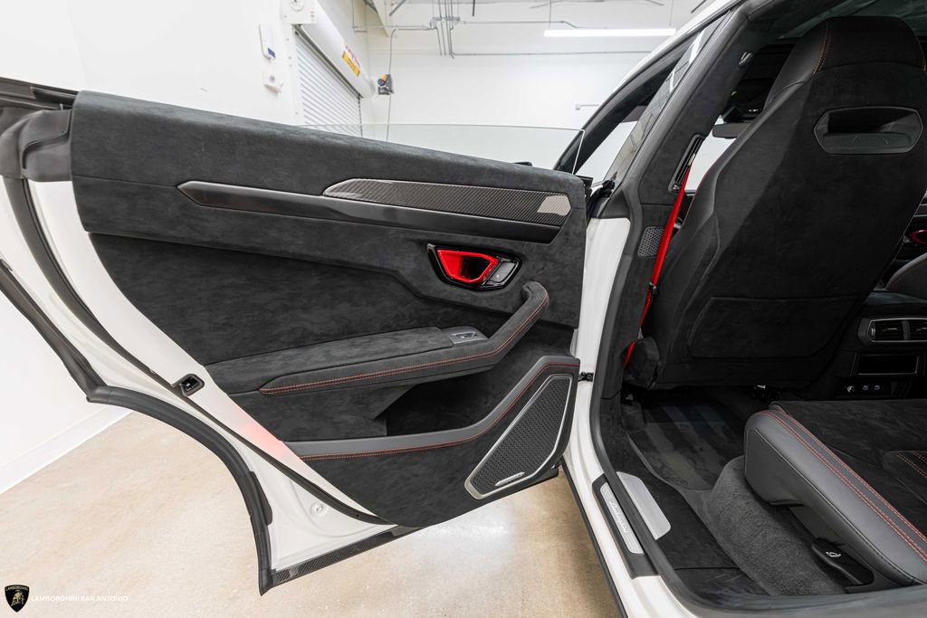 Used 2023 Lamborghini Urus Performante AWD/4WD image 41