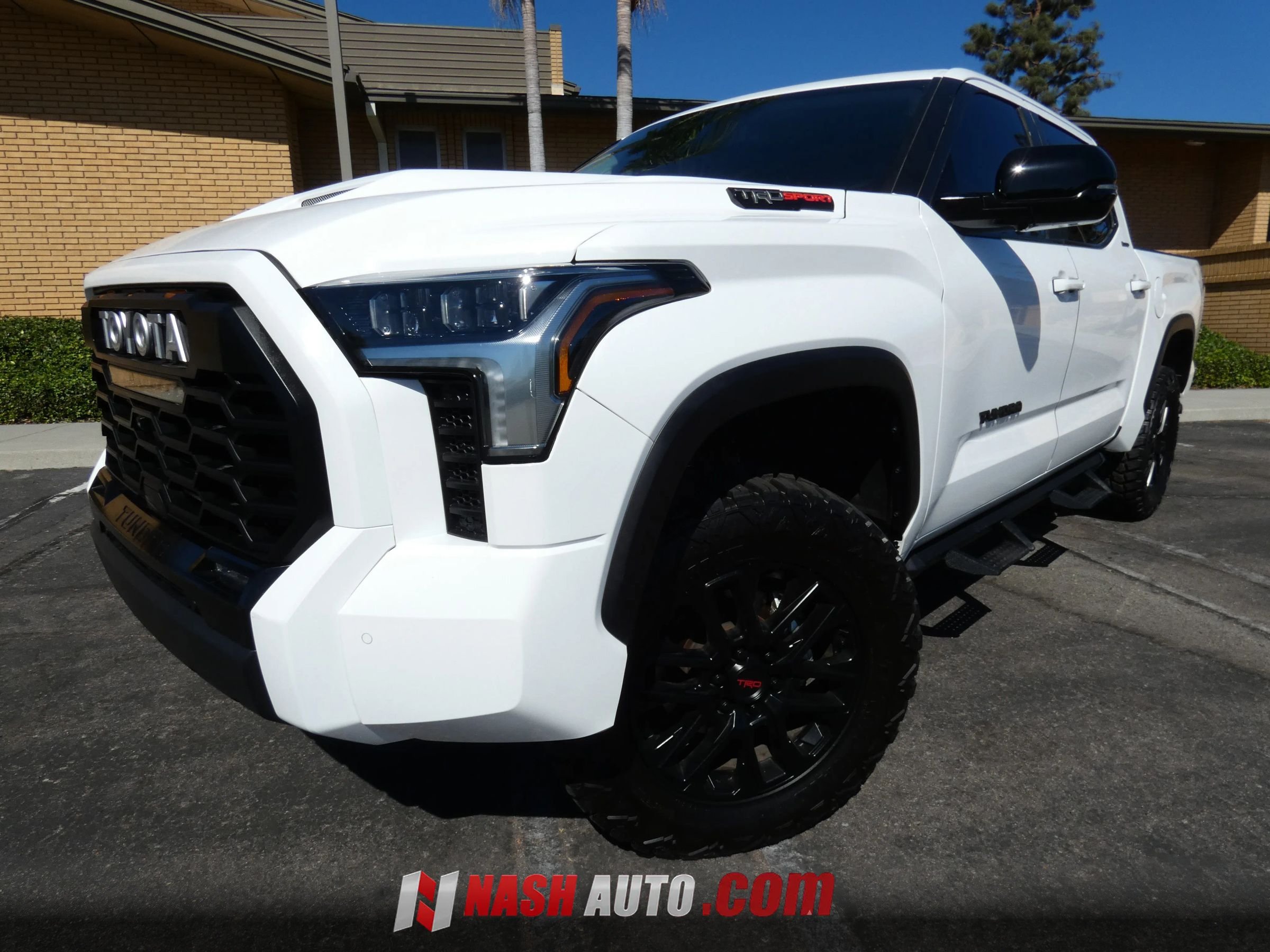 Used 2024 Toyota Tundra Limited AWD/4WD image 17