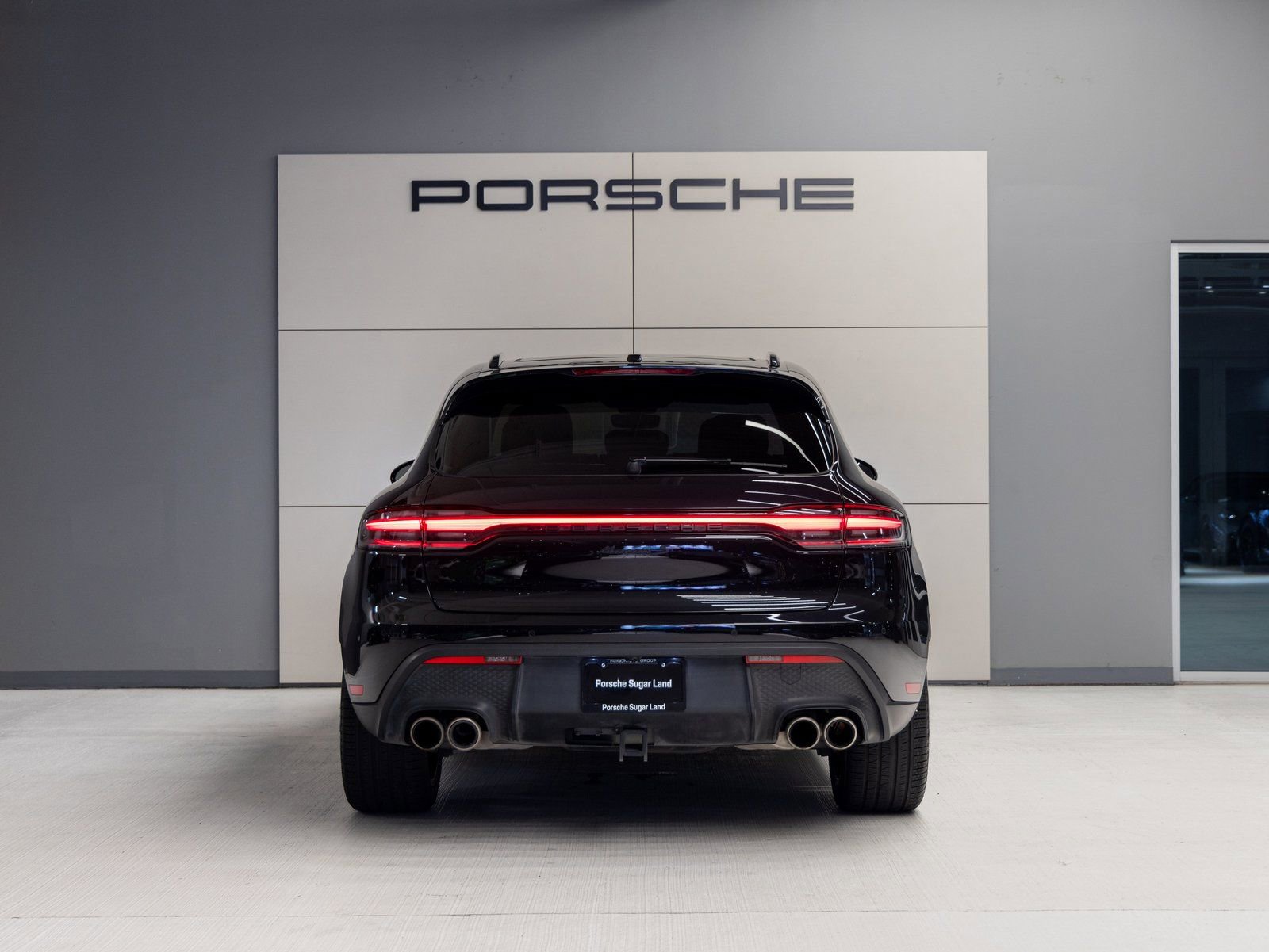 Certified 2023 Porsche Macan S image 6