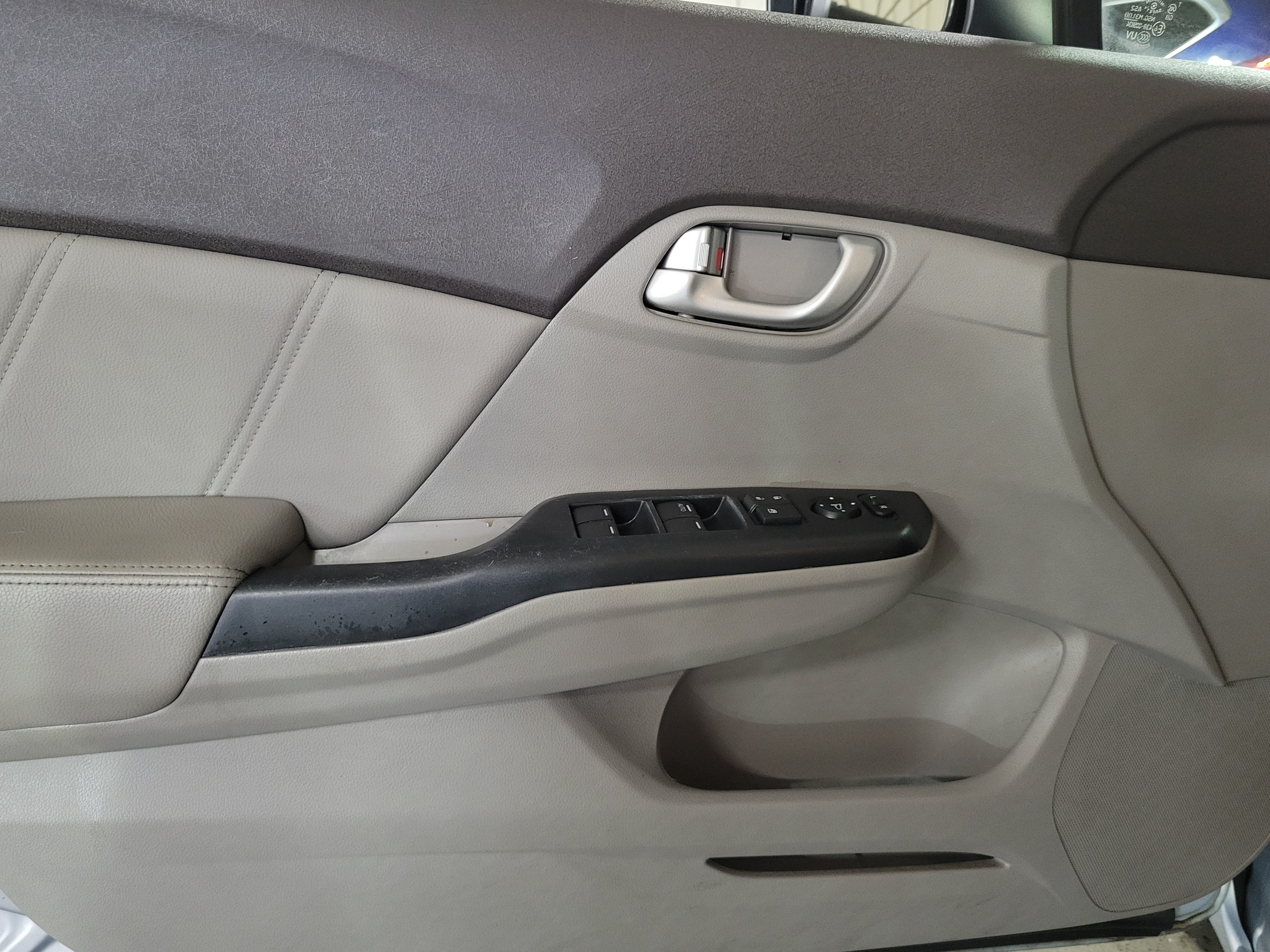 Used 2012 Honda Civic Hybrid Sedan image 19
