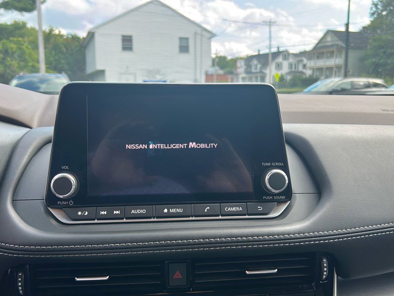 Used 2023 Nissan Rogue SV image 21