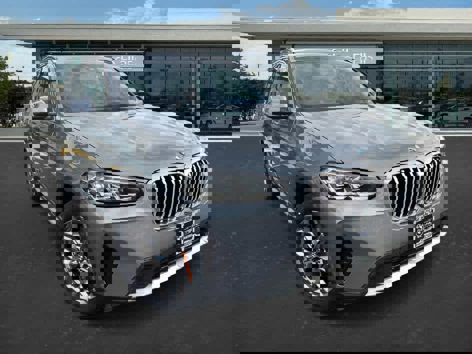 Used 2024 BMW X3 xDrive30i w/ Convenience Package w/ZPA image 2