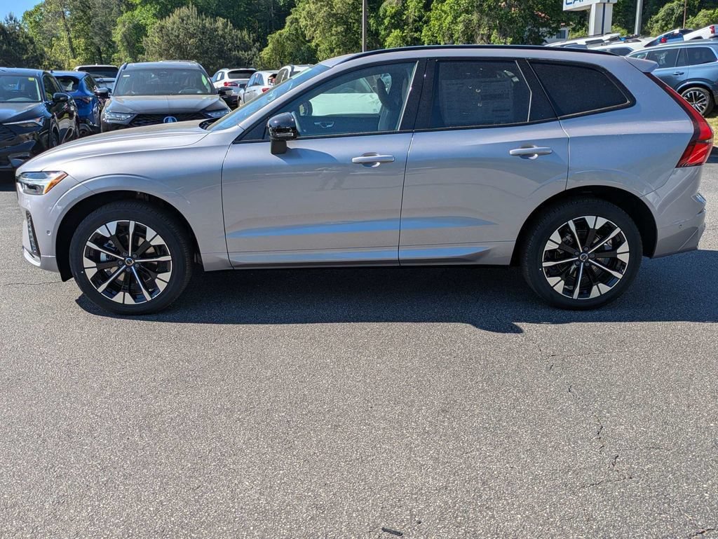 Used 2026 Volvo XC60 B5 Plus w/ Protection Package Premier AWD/4WD image 3