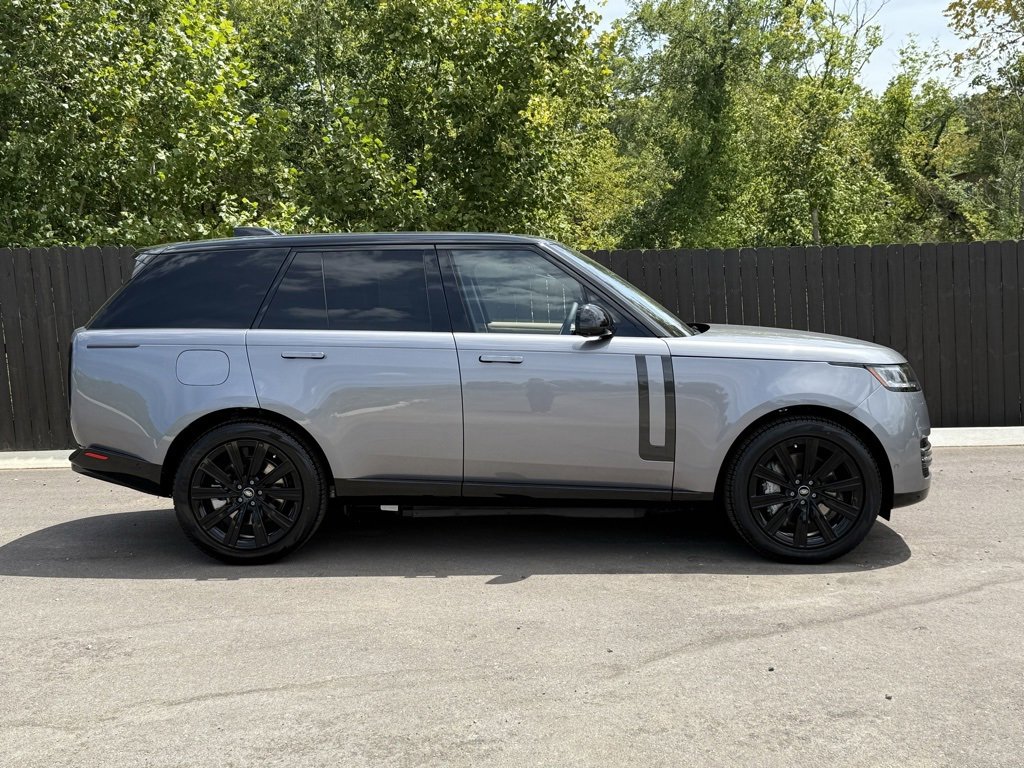 New 2025 Land Rover Range Rover SE image 7