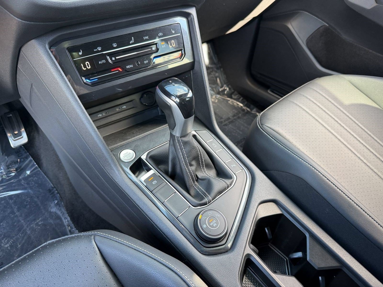 Used 2023 Volkswagen Tiguan SE R-Line AWD/4WD image 19