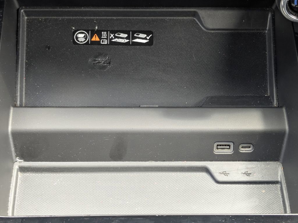 Certified 2025 Chevrolet Suburban Z71 AWD/4WD image 30