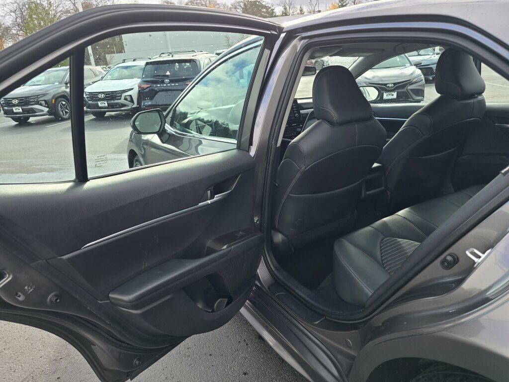 Used 2024 Toyota Camry SE image 34