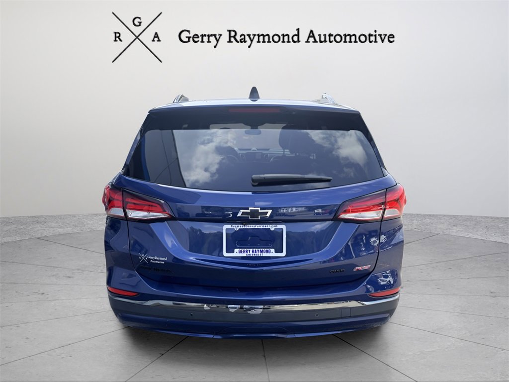 Used 2022 Chevrolet Equinox RS w/ RS Leather Package image 5