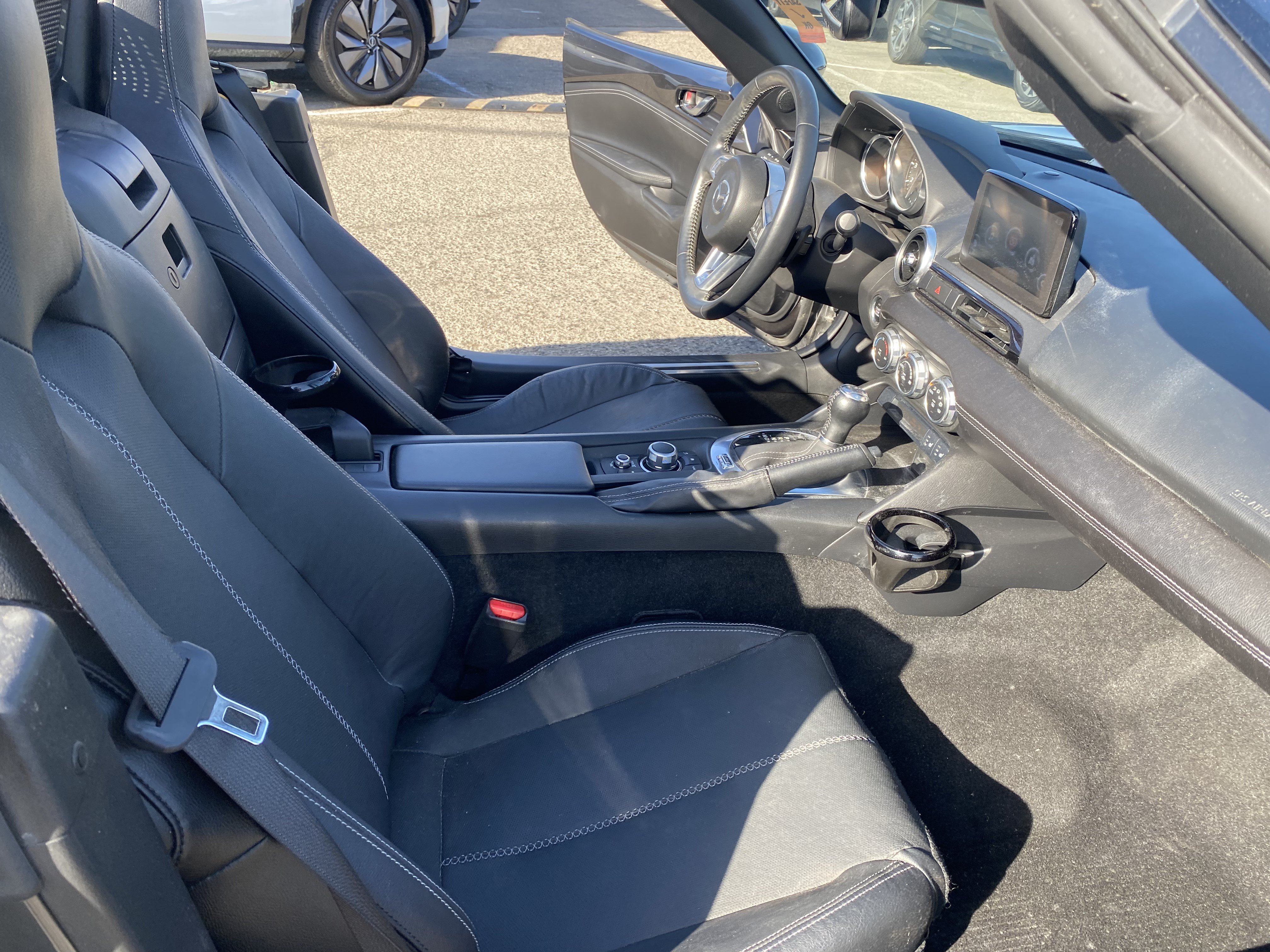 Used 2022 MAZDA MX-5 Miata Grand Touring w/ Weather Package RWD image 16