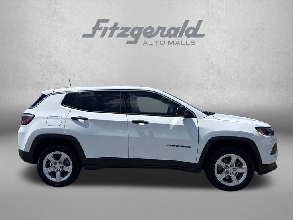 Used 2023 Jeep Compass Sport AWD/4WD image 4