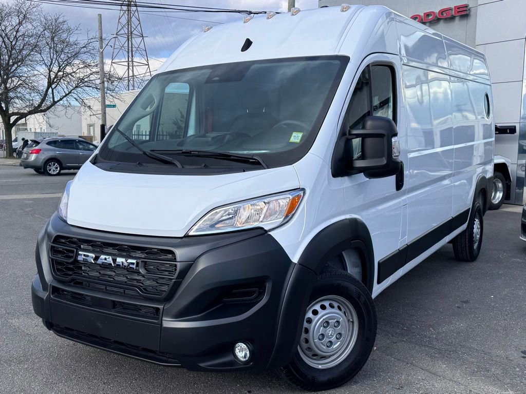 Used 2025 RAM ProMaster 2500 w/ Convenience Group FWD image 3