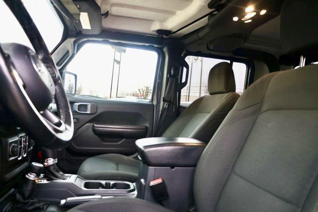 Used 2021 Jeep Gladiator Sport image 16