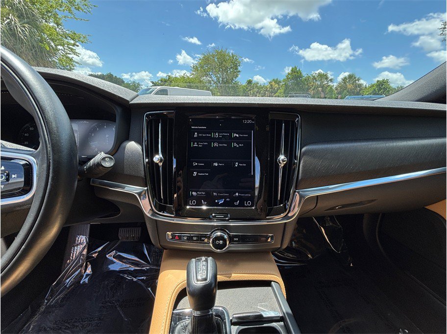 Used 2018 Volvo V90 T6 Cross Country w/ Convenience Package AWD/4WD image 11