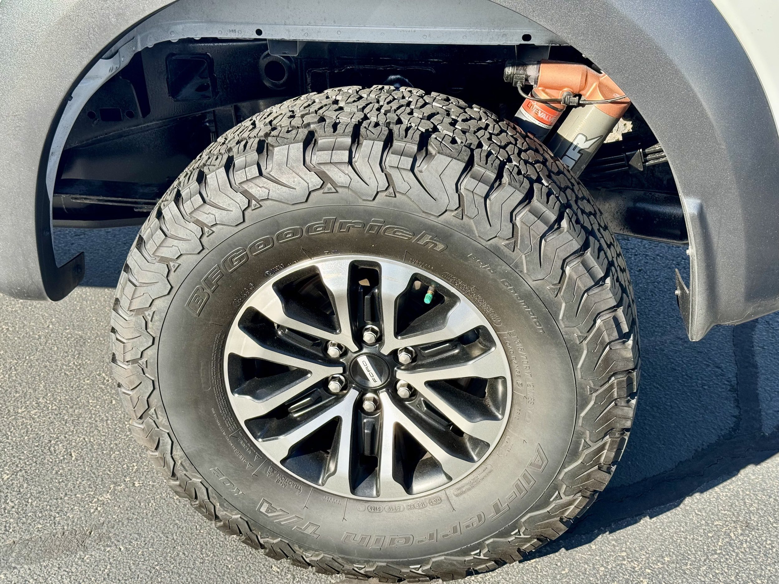 Used 2019 Ford F150 Raptor w/ Equipment Group 802A Luxury AWD/4WD image 9