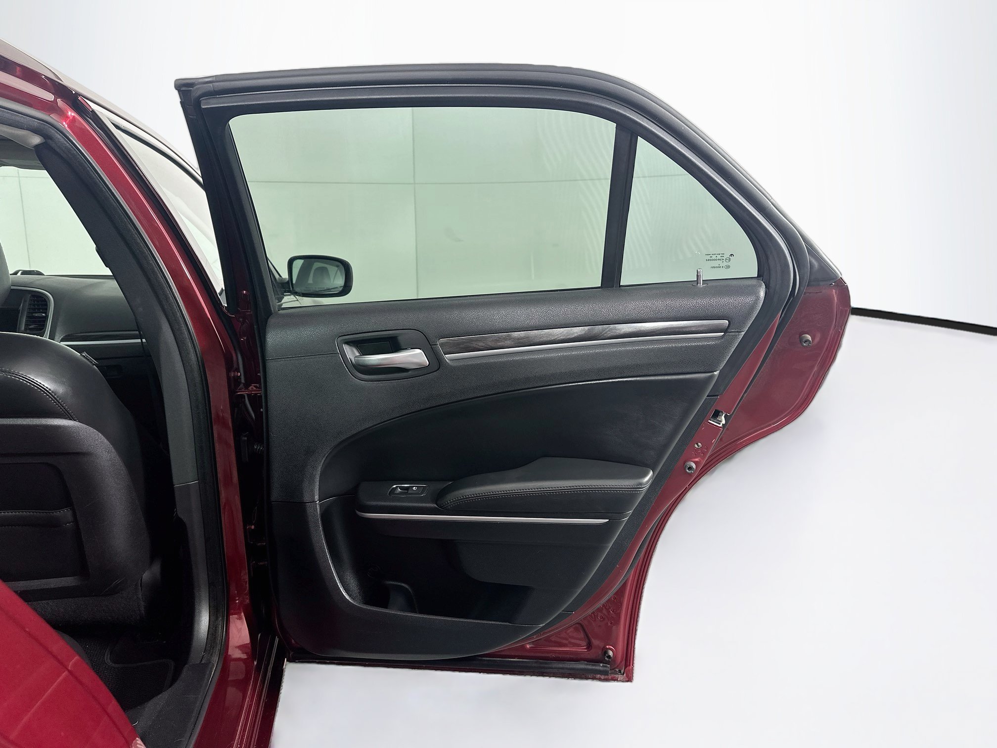 Used 2016 Chrysler 300 Limited RWD image 30