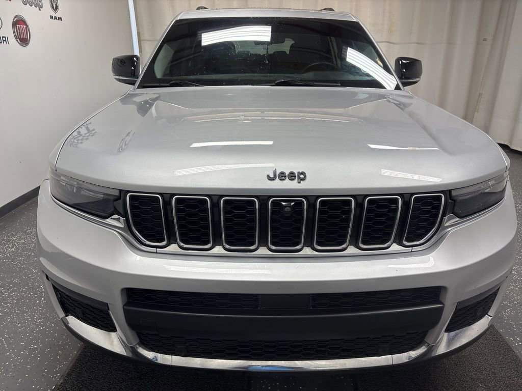 Used 2021 Jeep Grand Cherokee L Limited w/ Luxury Tech Group II image 2
