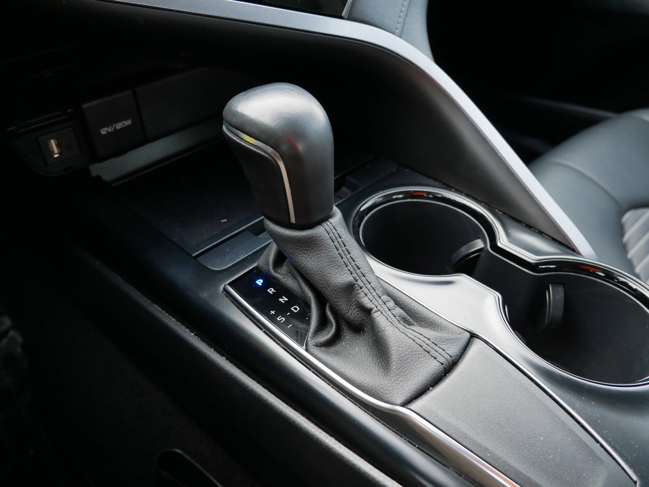 Used 2020 Toyota Camry SE image 22