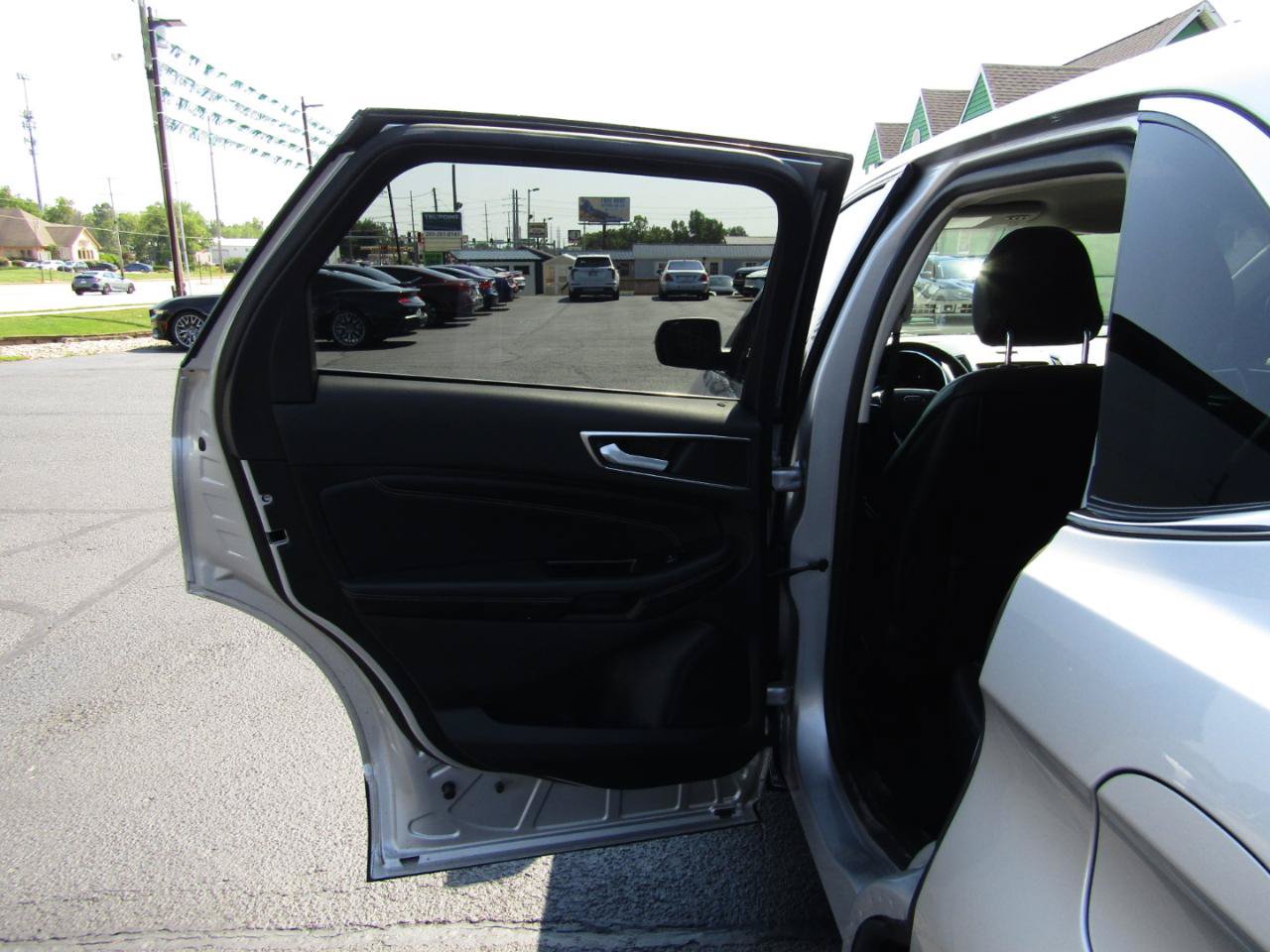 Used 2016 Ford Edge Titanium w/ Technology Package FWD image 19