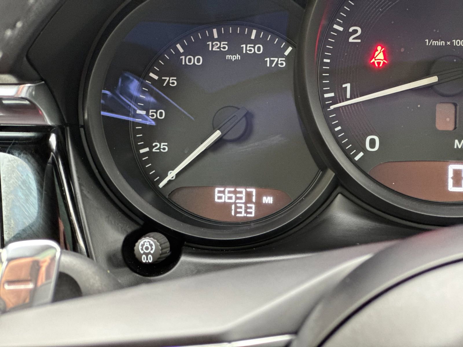 Certified 2025 Porsche Macan AWD/4WD image 31