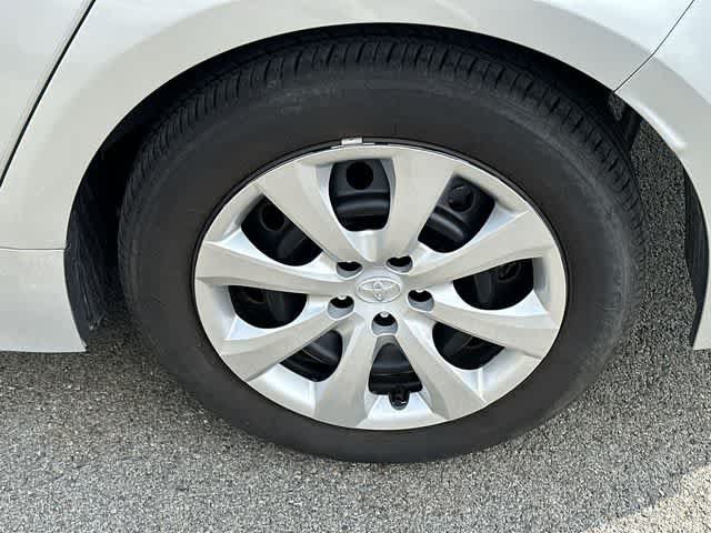 Used 2025 Toyota Corolla LE FWD image 5