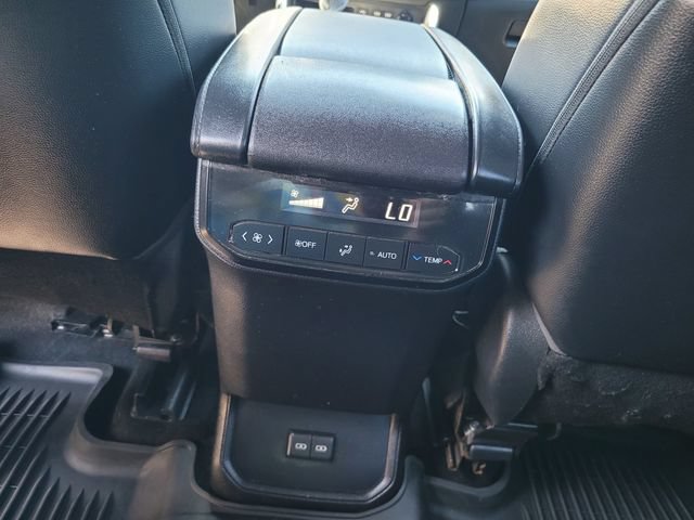 Used 2023 Toyota Highlander Limited AWD/4WD image 17