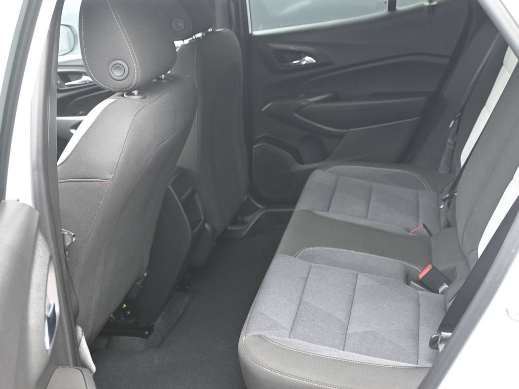 Used 2024 Chevrolet Trax RS FWD image 13