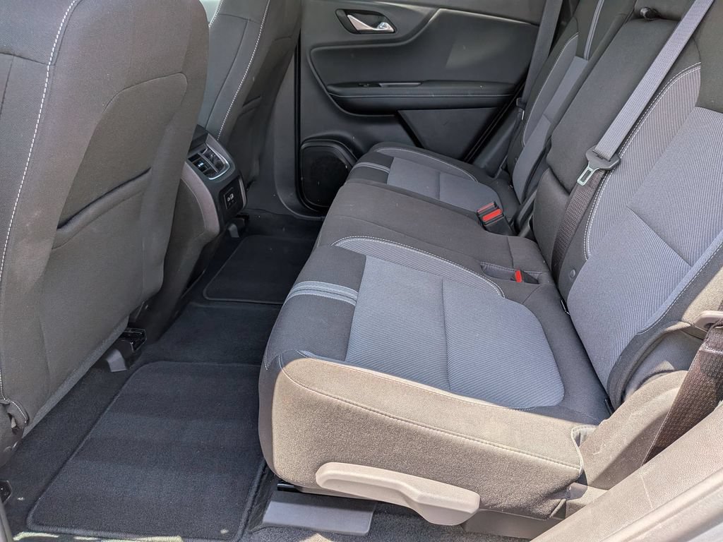 Used 2025 Chevrolet Blazer LT FWD image 28
