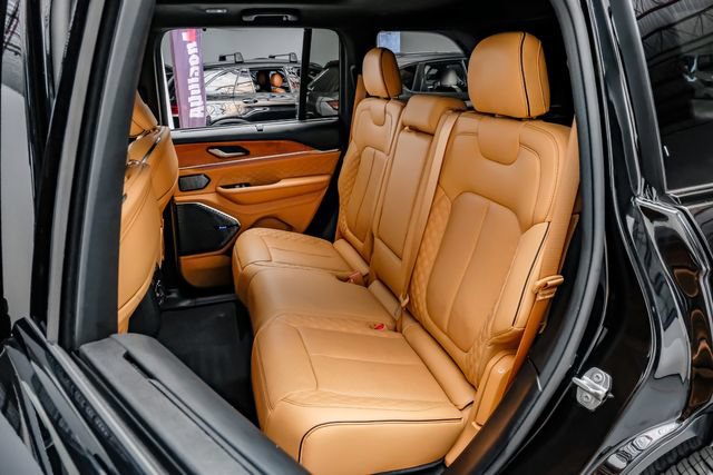 Used 2022 Jeep Grand Cherokee Summit AWD/4WD image 61