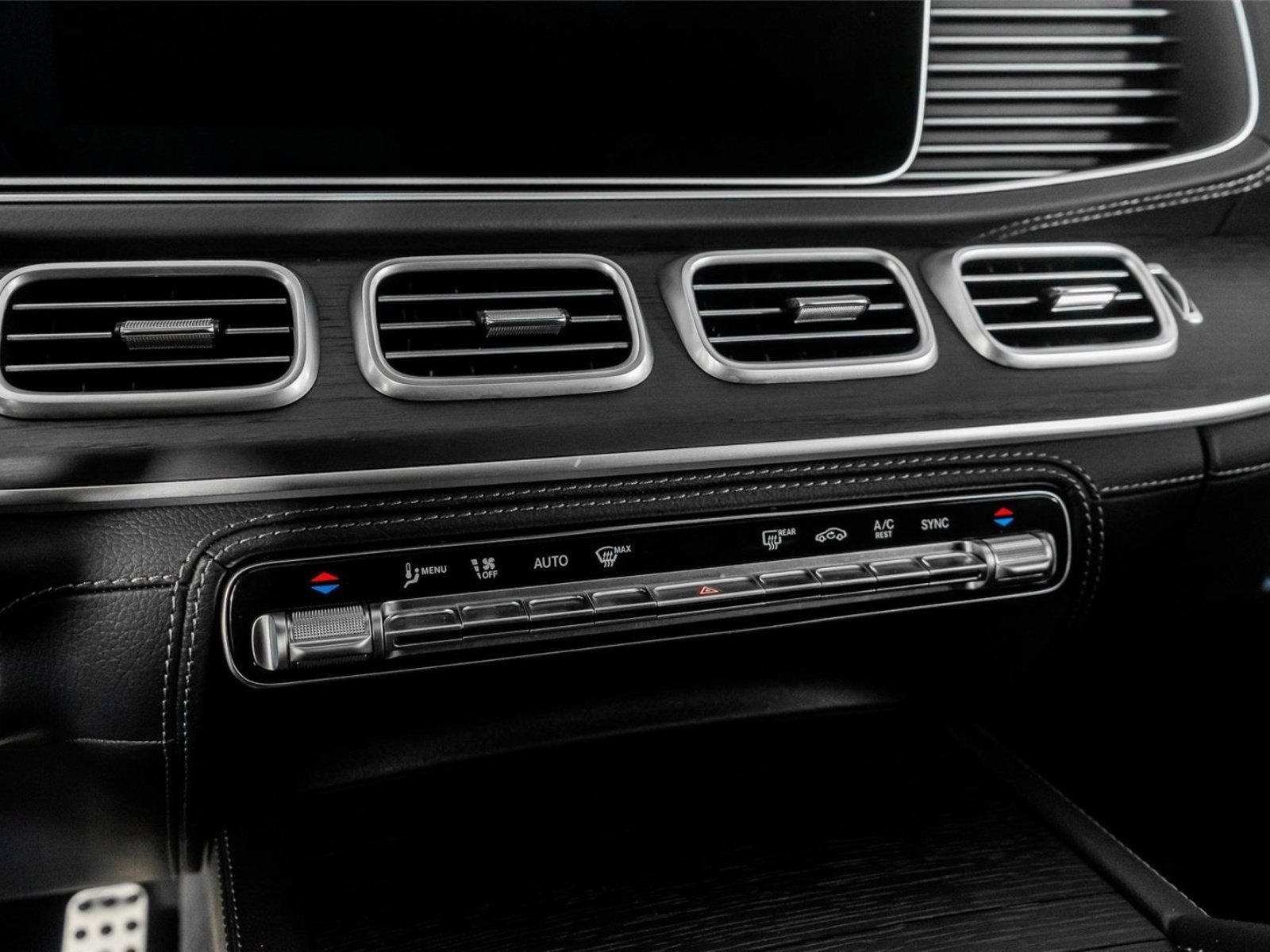 Used 2025 Mercedes-Benz GLE 53 AMG 4MATIC Coupe image 39