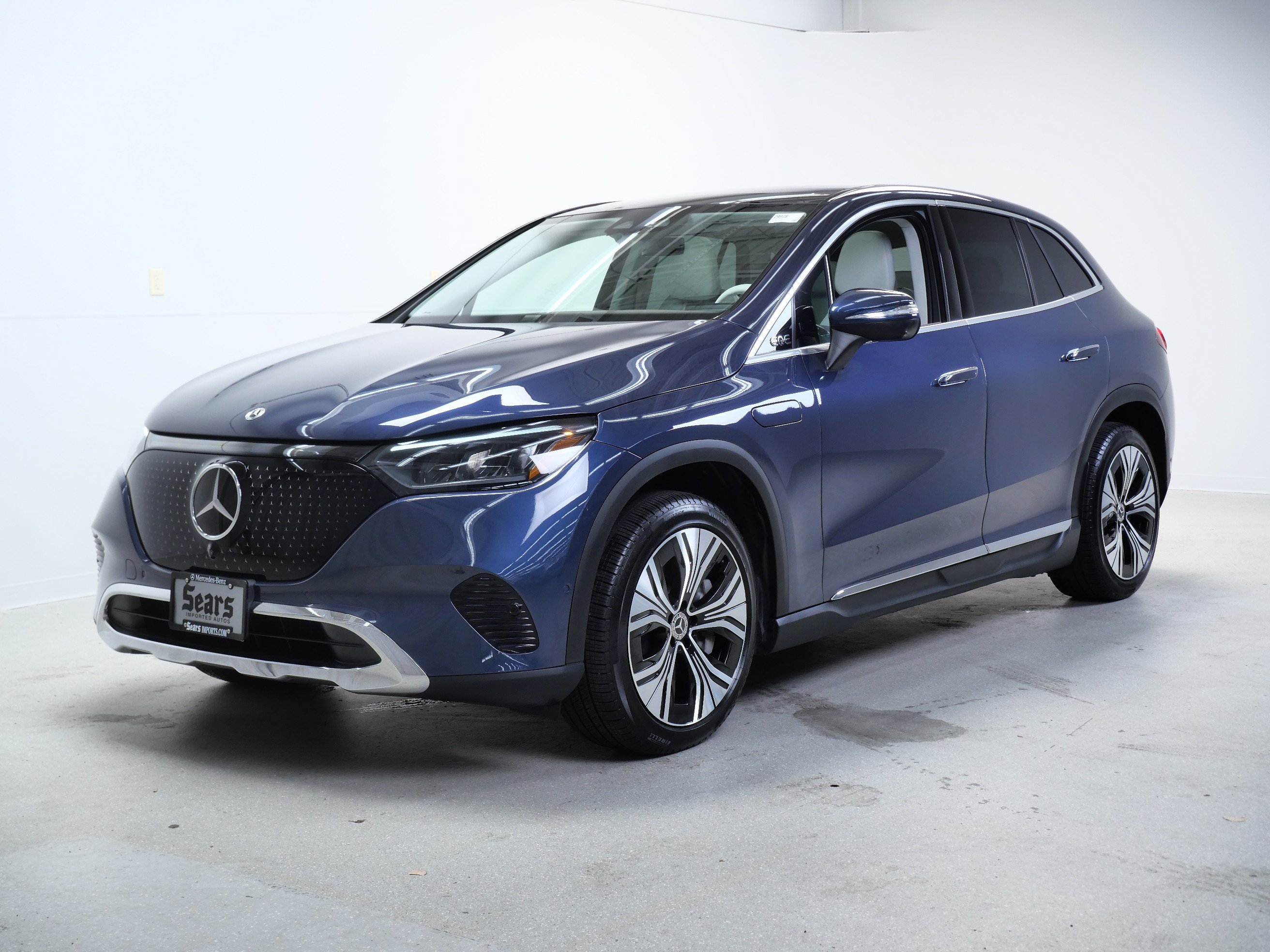 Certified 2023 Mercedes-Benz EQE 350+ 4MATIC SUV w/ Exclusive Trim Package image 9