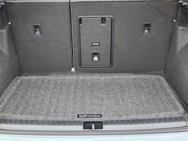 New 2025 Volkswagen Taos SE image 34