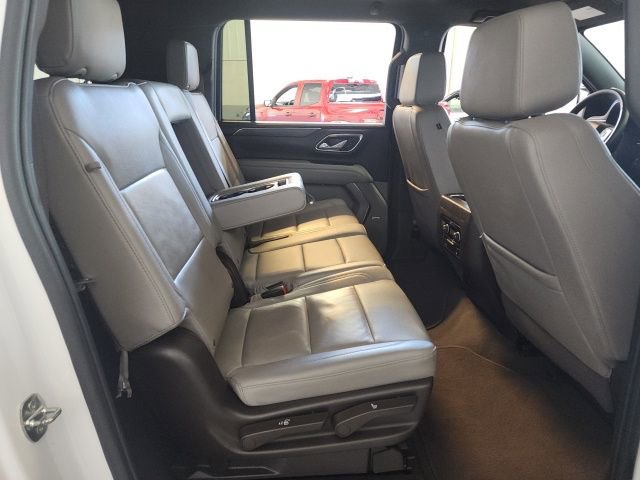 Used 2024 Chevrolet Suburban LT AWD/4WD image 21